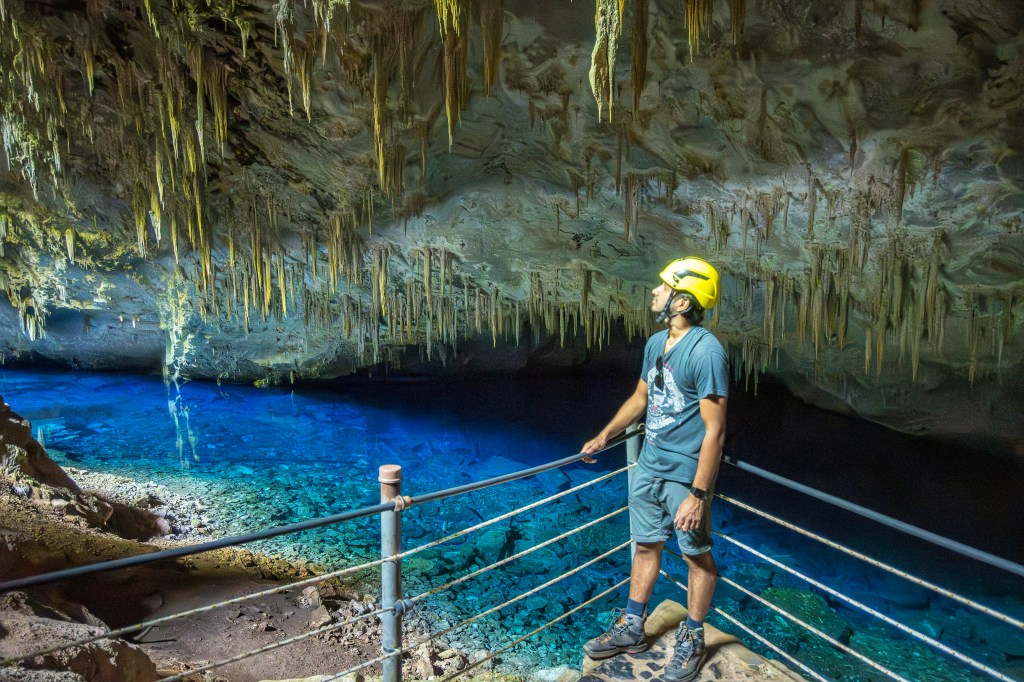 Gruta do Lago Azul Bonito